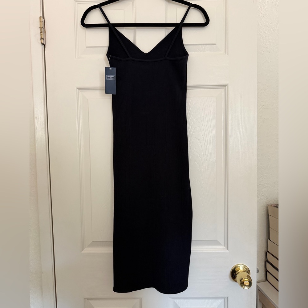 Abercrombie & Fitch Ribbed Midi Dress in Black - Picture 3 of 6